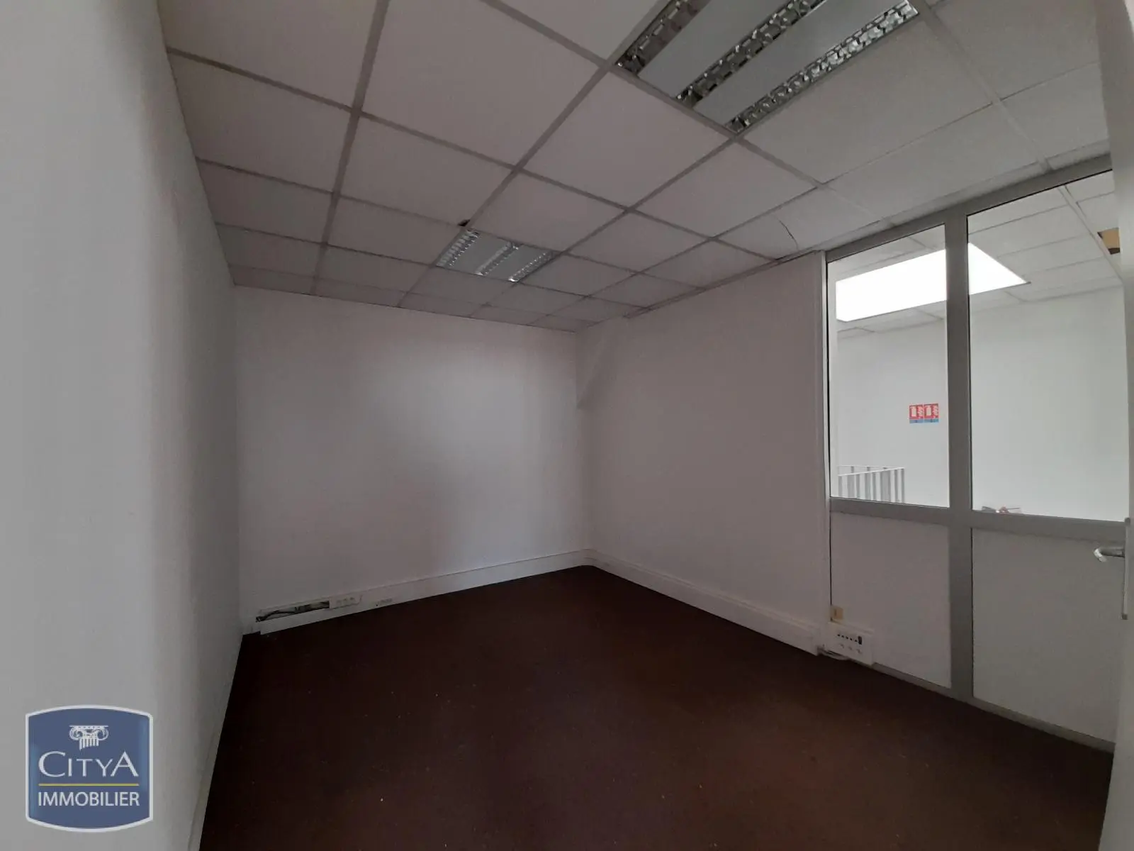 Photo 7 Local Commercial 273.43m²