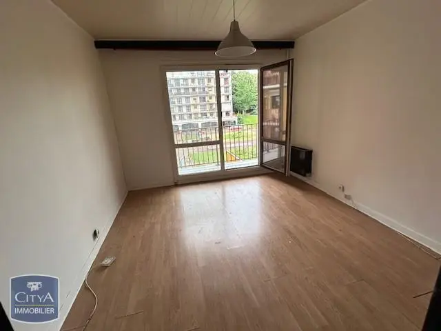 Photo 1 Appartement 1 pièce 17.6m²