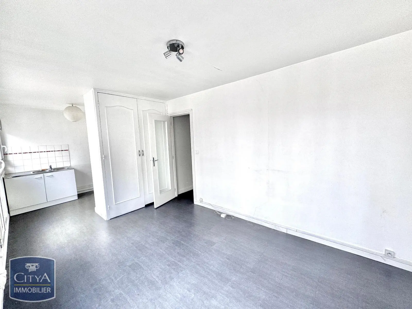 Photo 3 Appartement 1 pièce 24.88m²