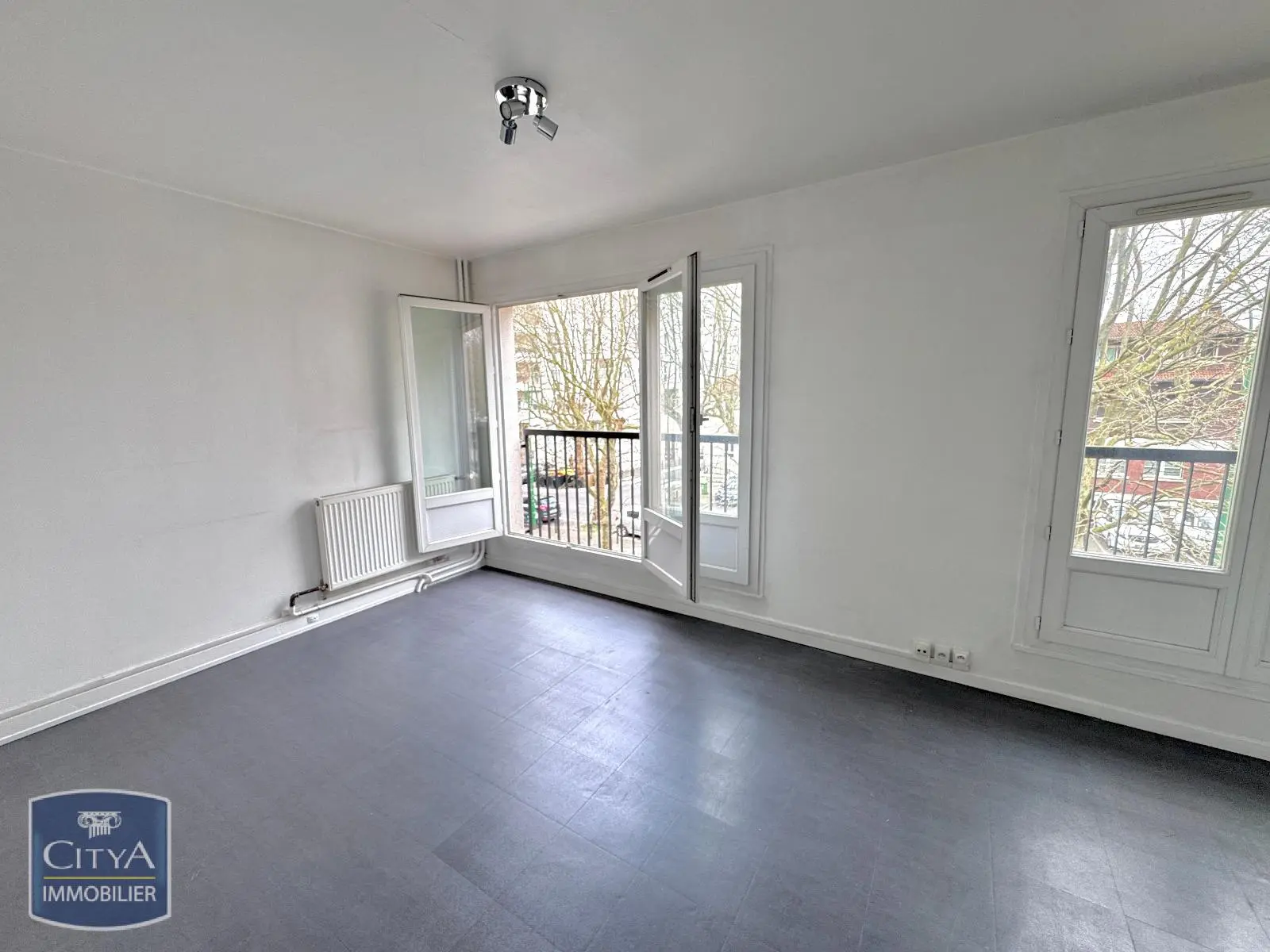 Photo 2 Appartement 1 pièce 24.88m²