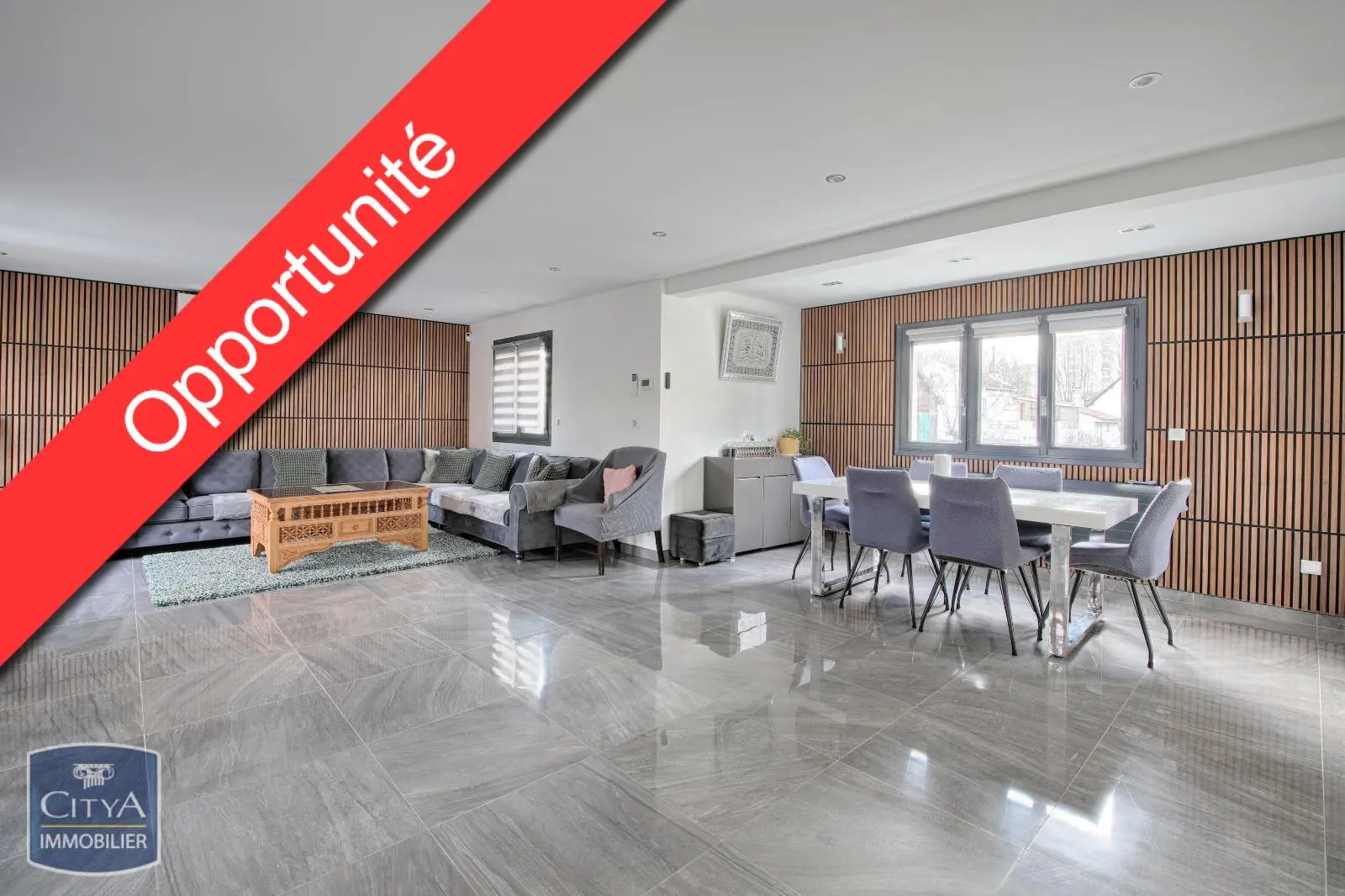 Photo 1 Maison 10 pièces 210m²