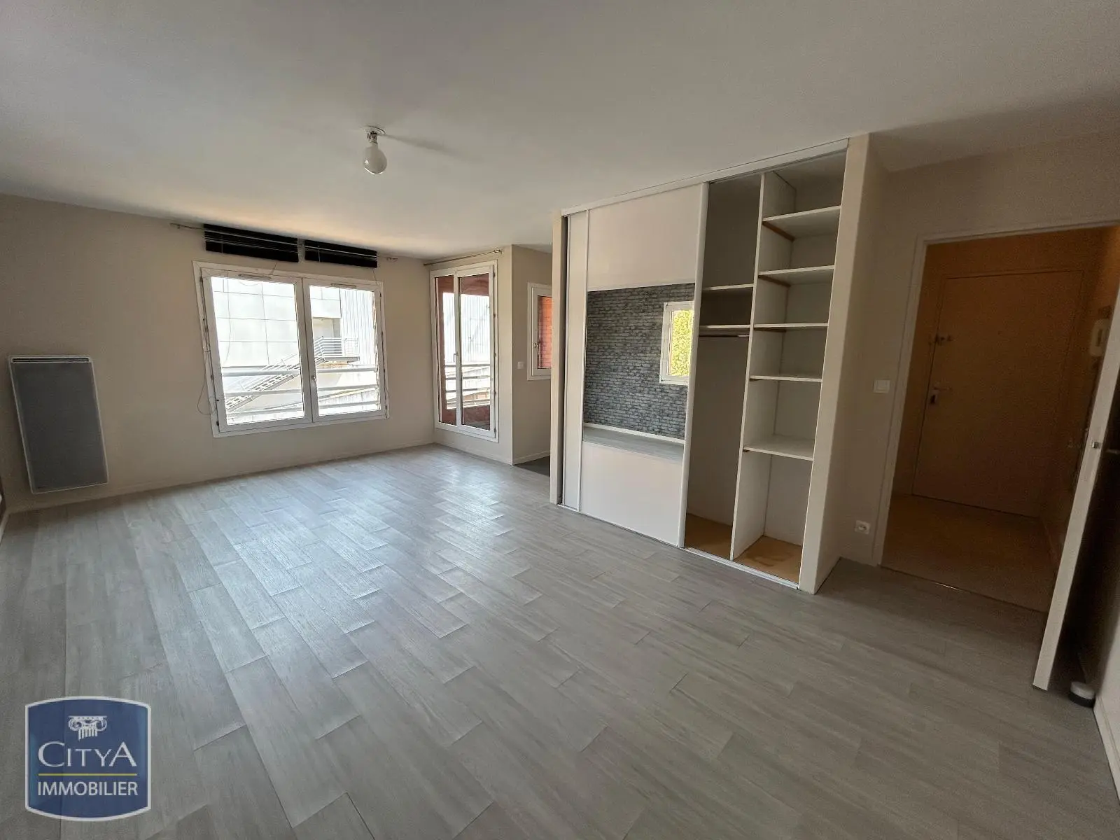 Photo 1 Appartement 1 pièce 30.57m²