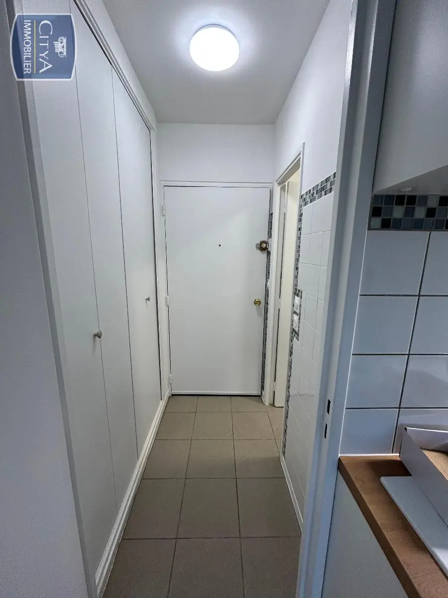 Photo 2 Appartement 1 pièce 14.57m²