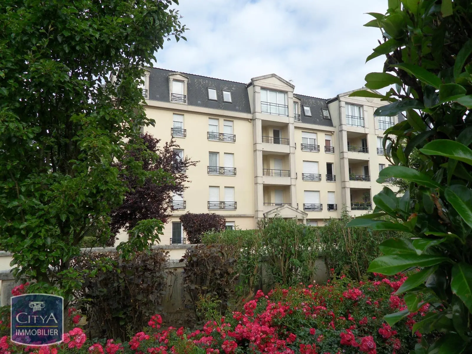 Photo 1 Appartement 1 pièce 32.85m²