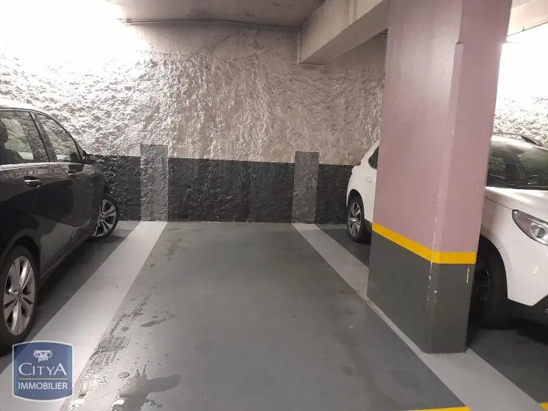 Photo 0 parking Fontainebleau