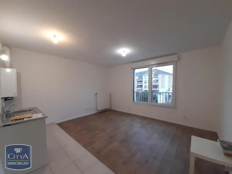 Photo 1 Appartement 1 pièce 26.8m²