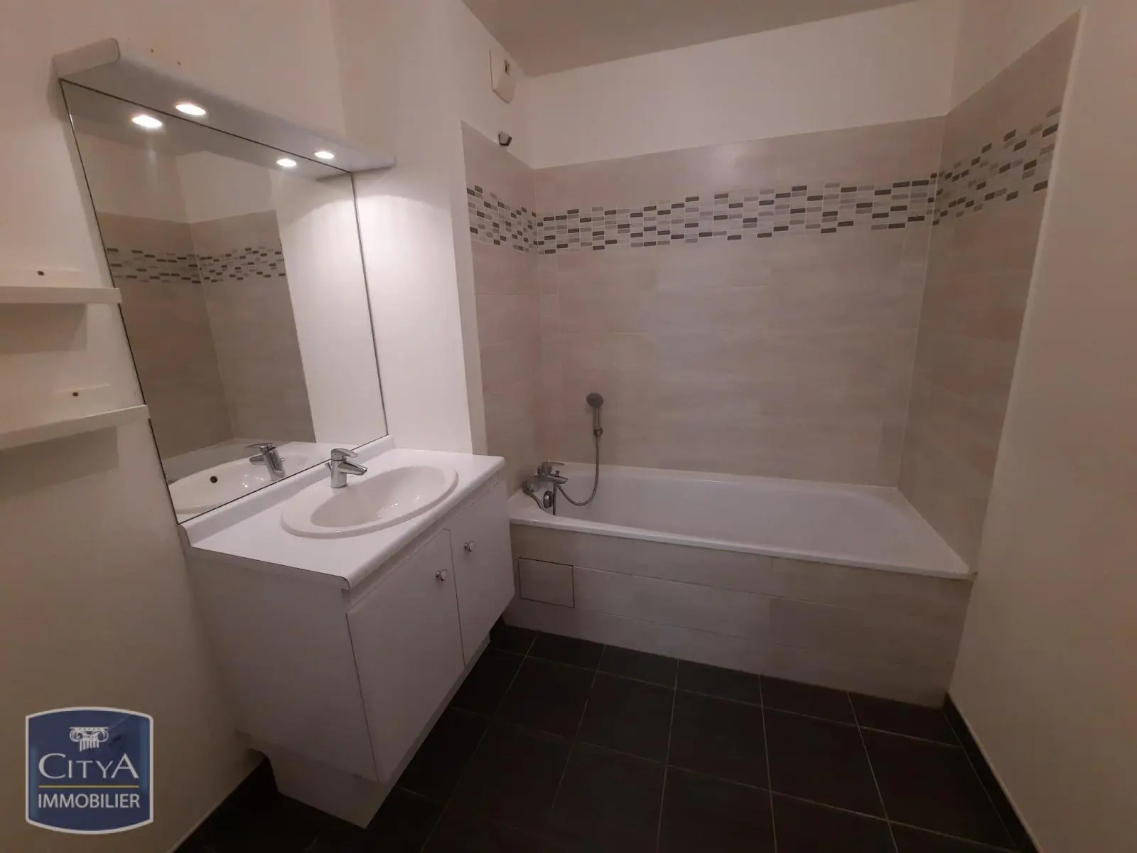 Photo 5 Appartement 2 pièces 42m²