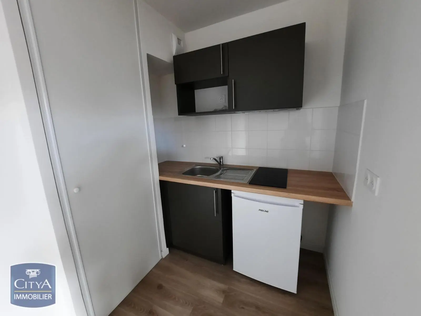 Photo 2 Appartement 1 pièce 27.25m²