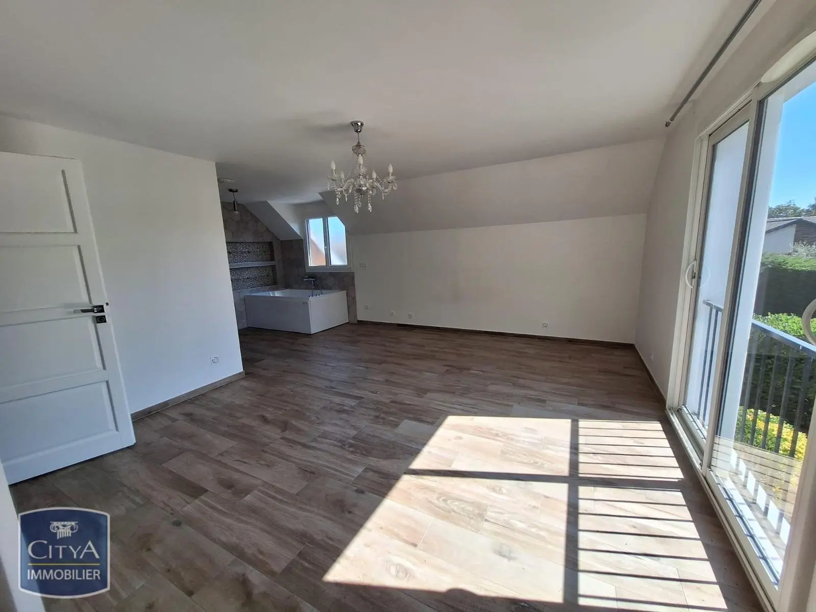 Photo 15 Maison 8 pièces 190.68m²