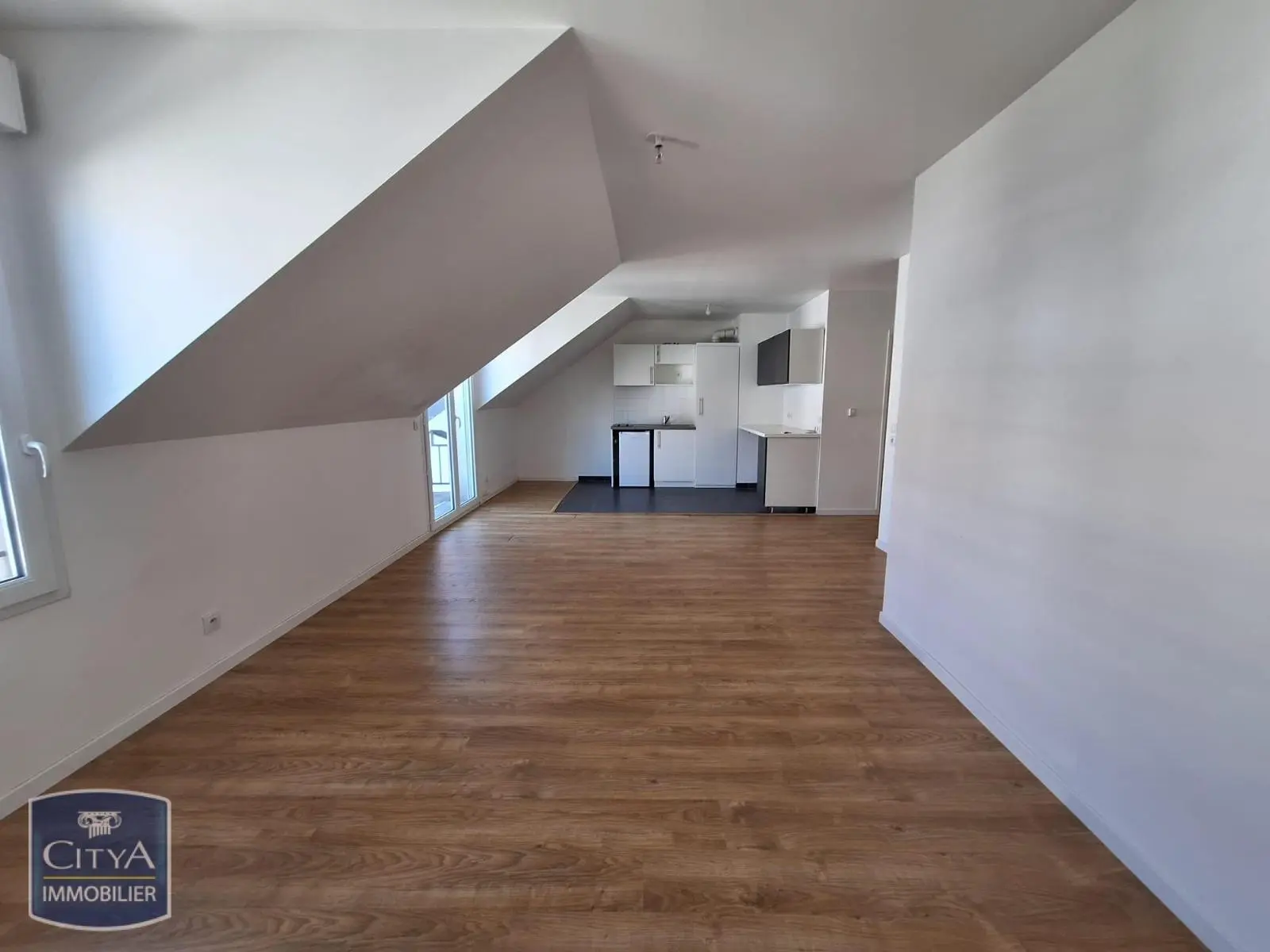 Photo 2 Appartement 1 pièce 35.81m²