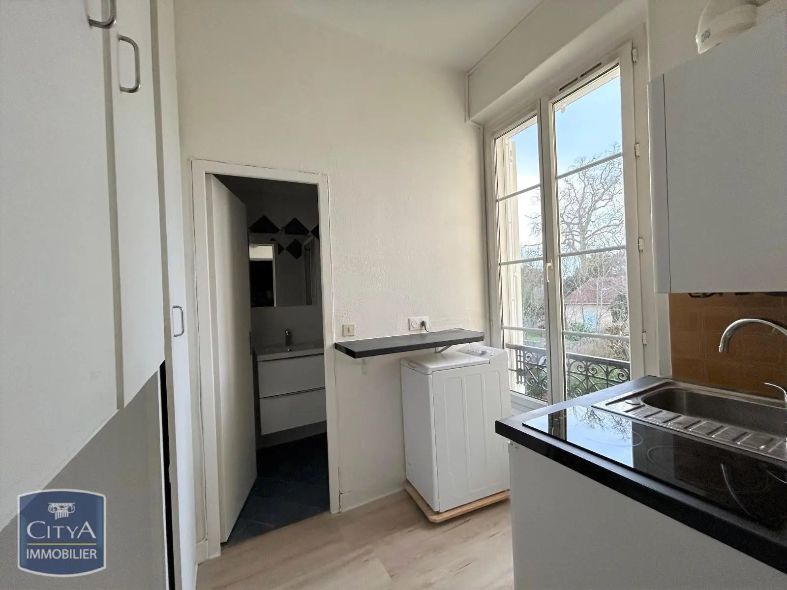 Photo 2 Appartement 1 pièce 27.5m²