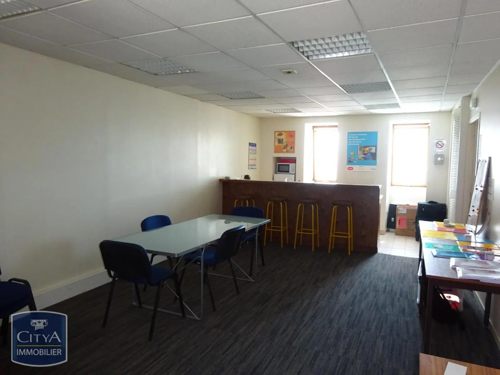 Photo 2 Local Professionnel 2 pièces 66m²