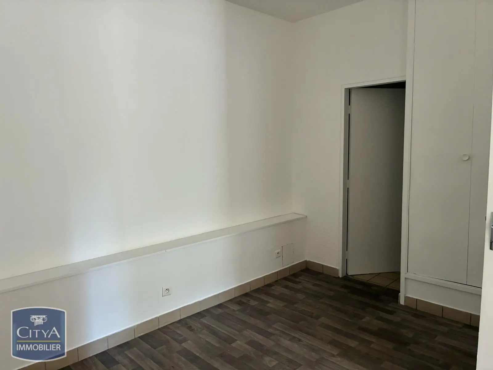 Photo 3 Local Professionnel 2 pièces