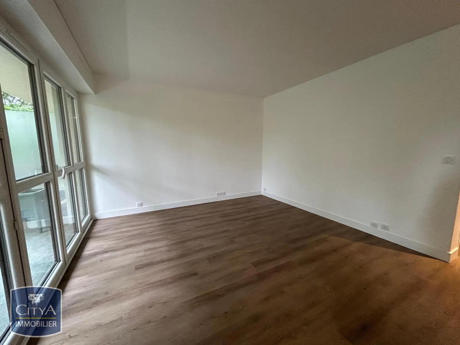 Photo 2 Appartement 1 pièce 29.98m²