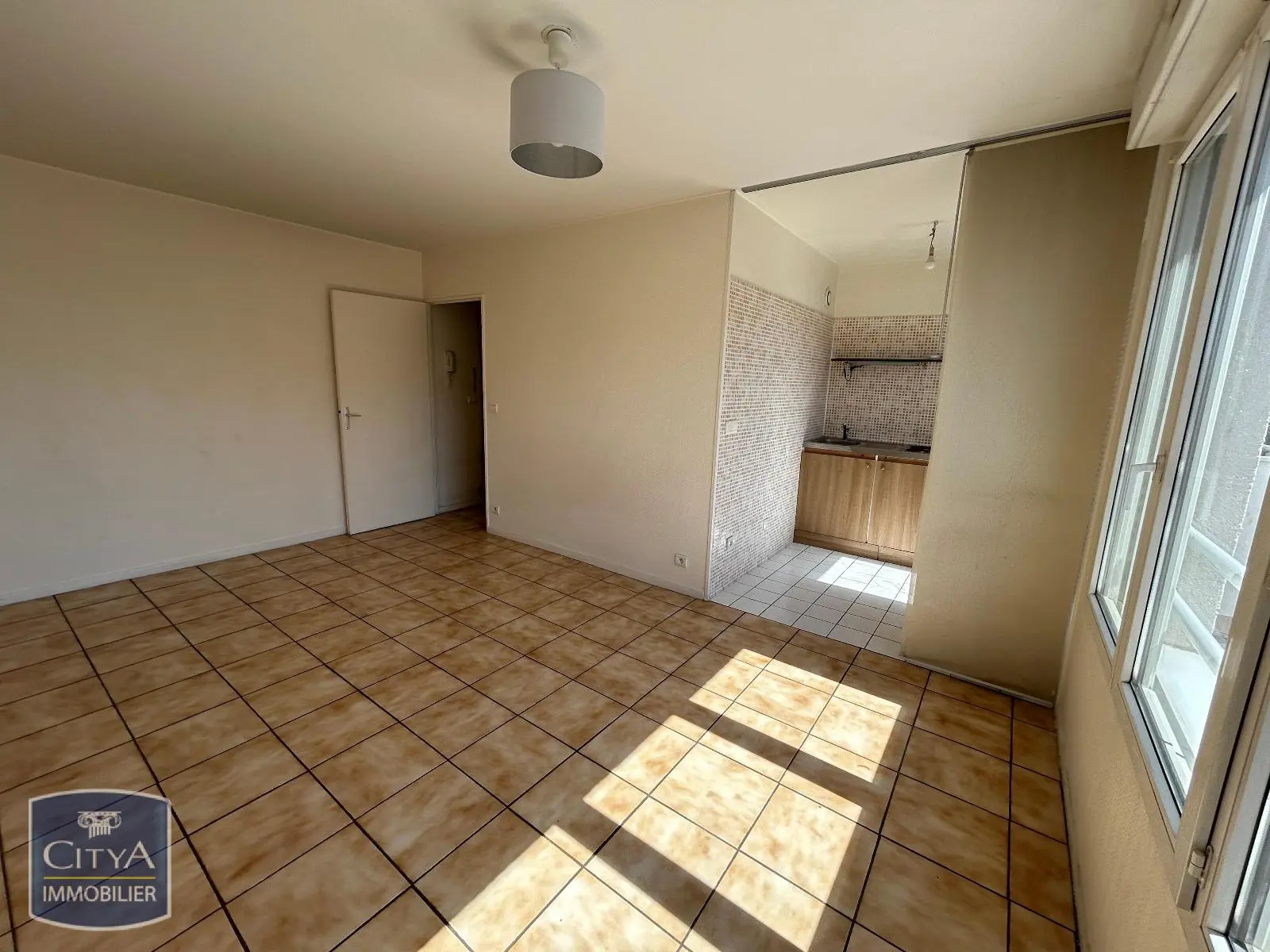 Photo 2 Appartement 1 pièce 26.42m²
