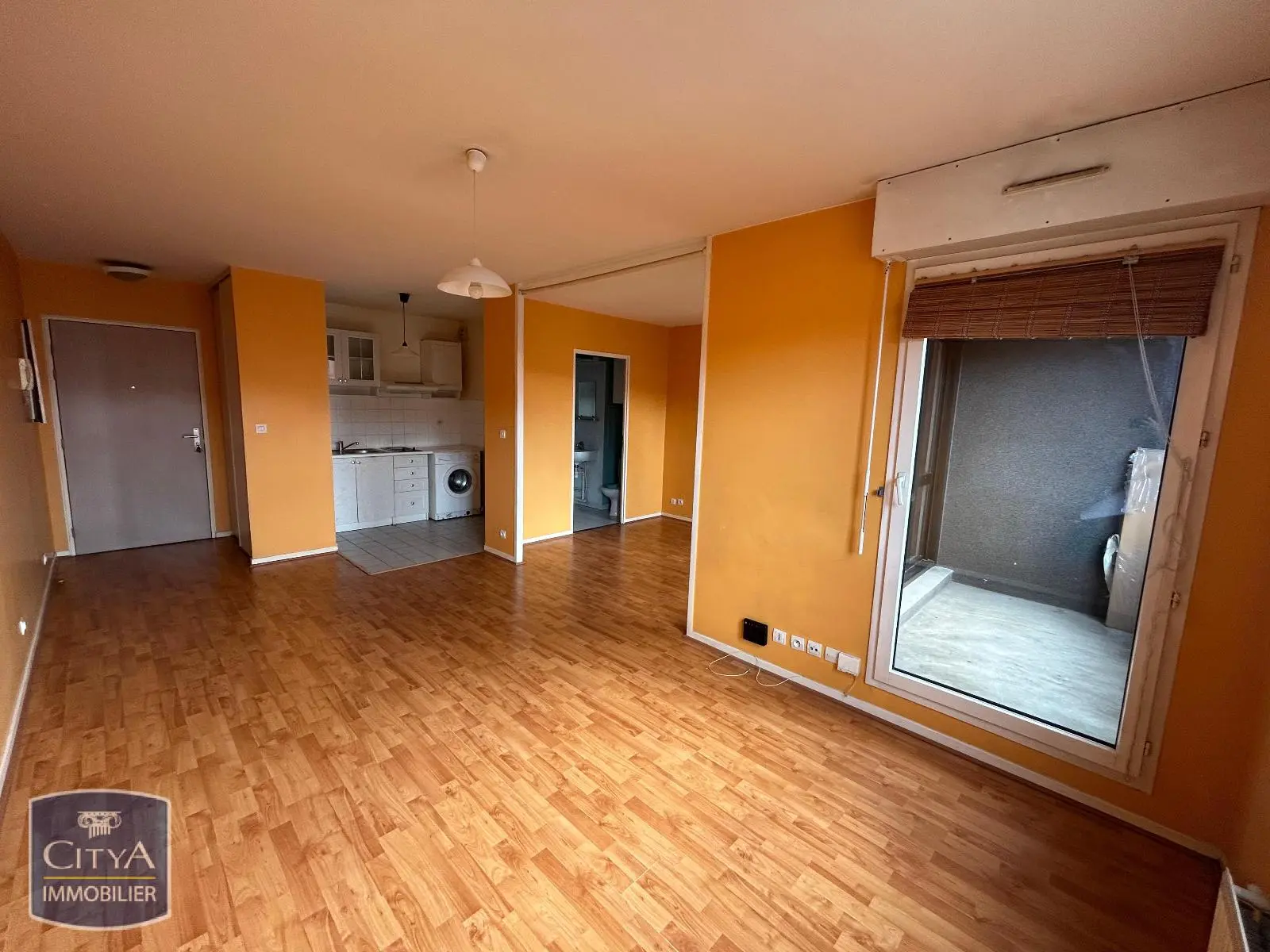 Photo 2 Appartement 1 pièce 33.86m²