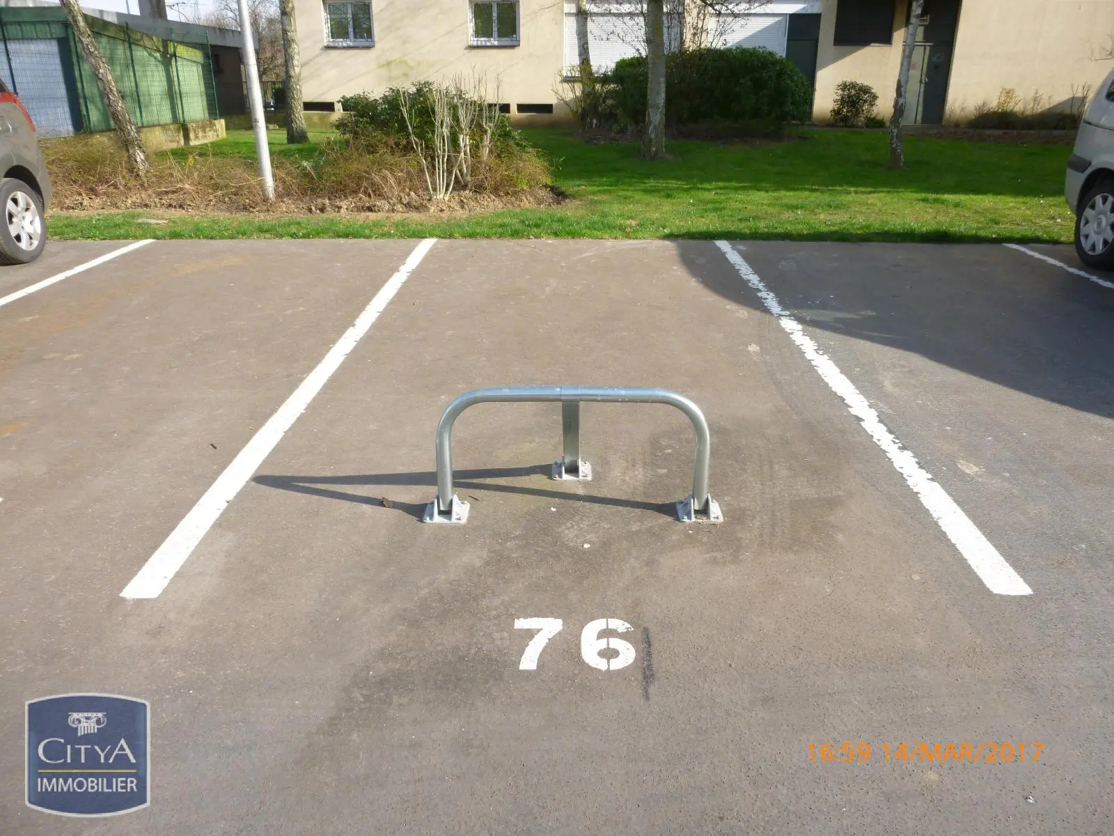 Photo 1 Parking