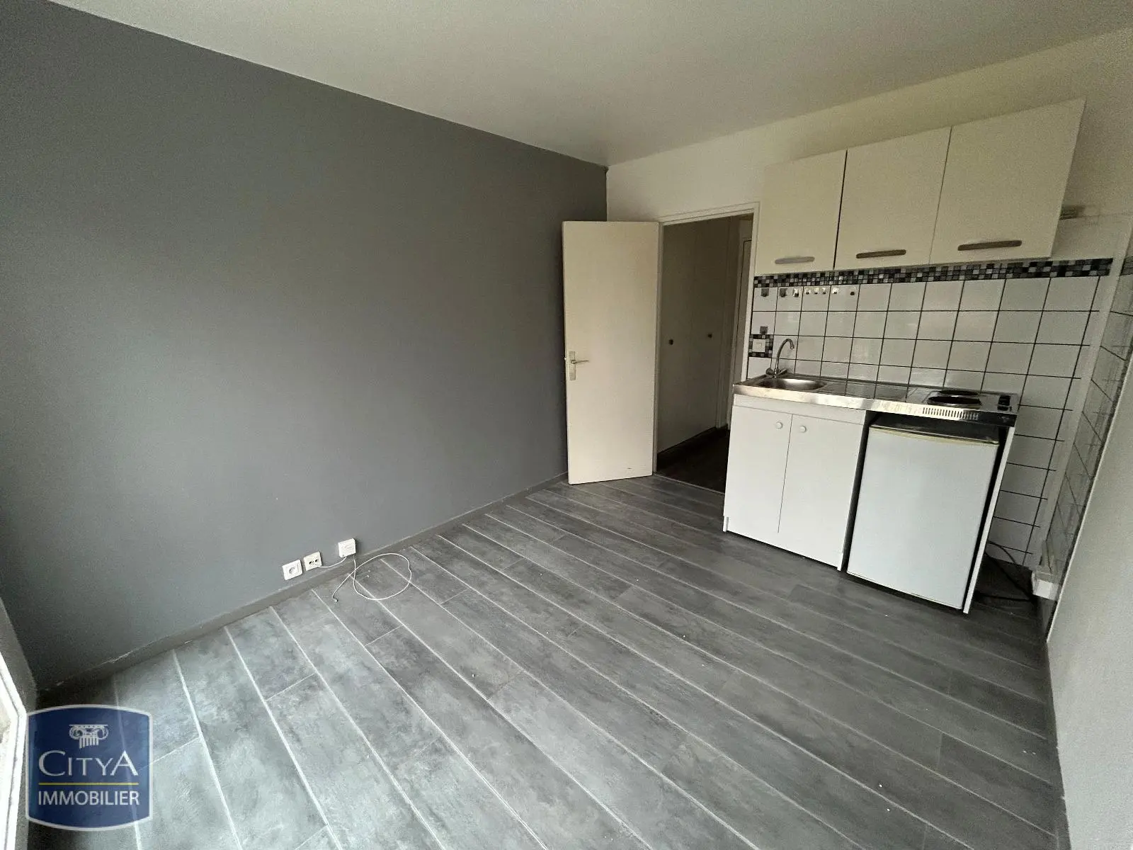 Photo 2 Appartement 1 pièce 14.75m²