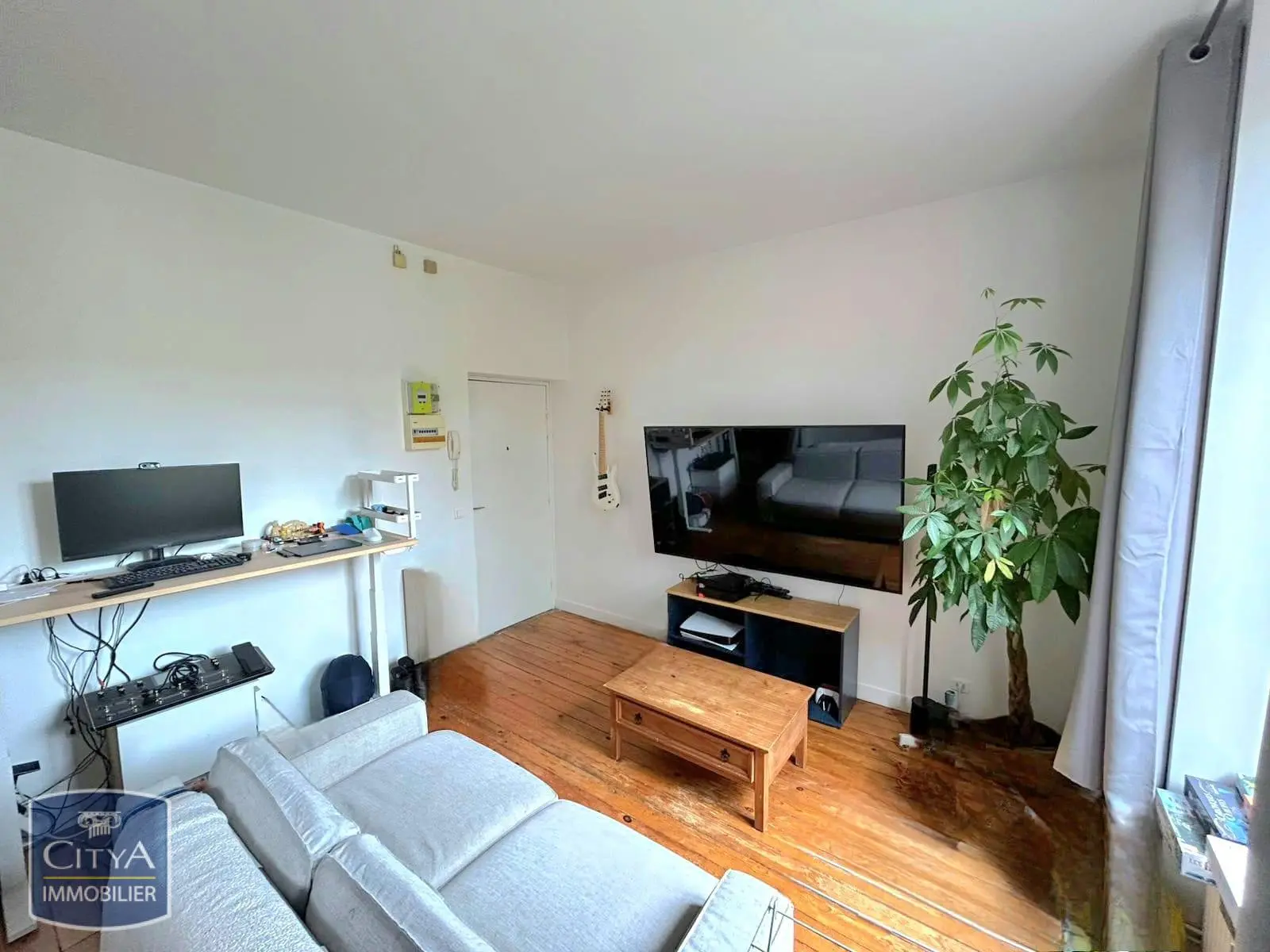 Photo 2 Appartement 1 pièce 27.97m²