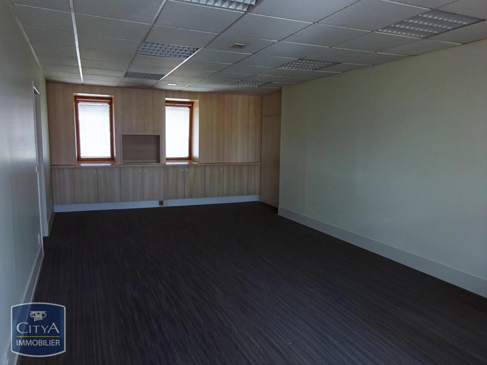 Photo 2 Local Professionnel 2 pièces 66m²