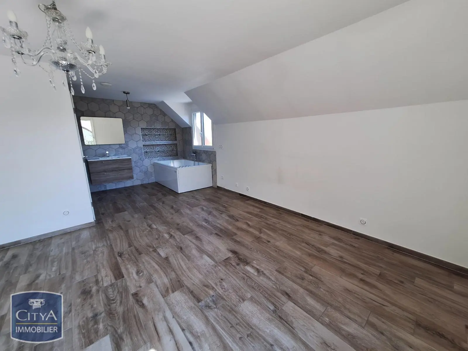 Photo 14 Maison 8 pièces 190.68m²