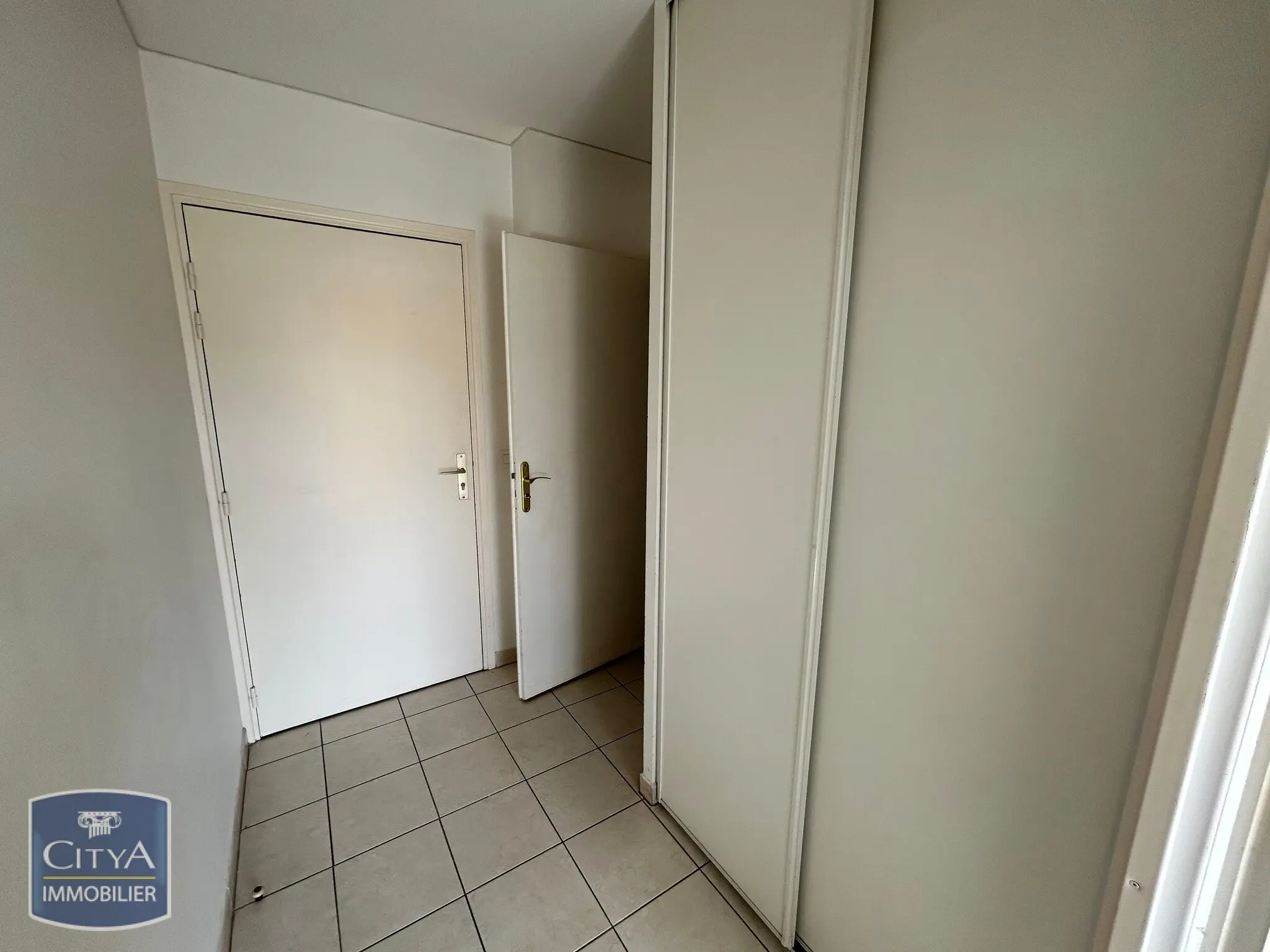 Corbeil-Essonnes (91100) Appartement 2 pièces 43.9m² photo 6