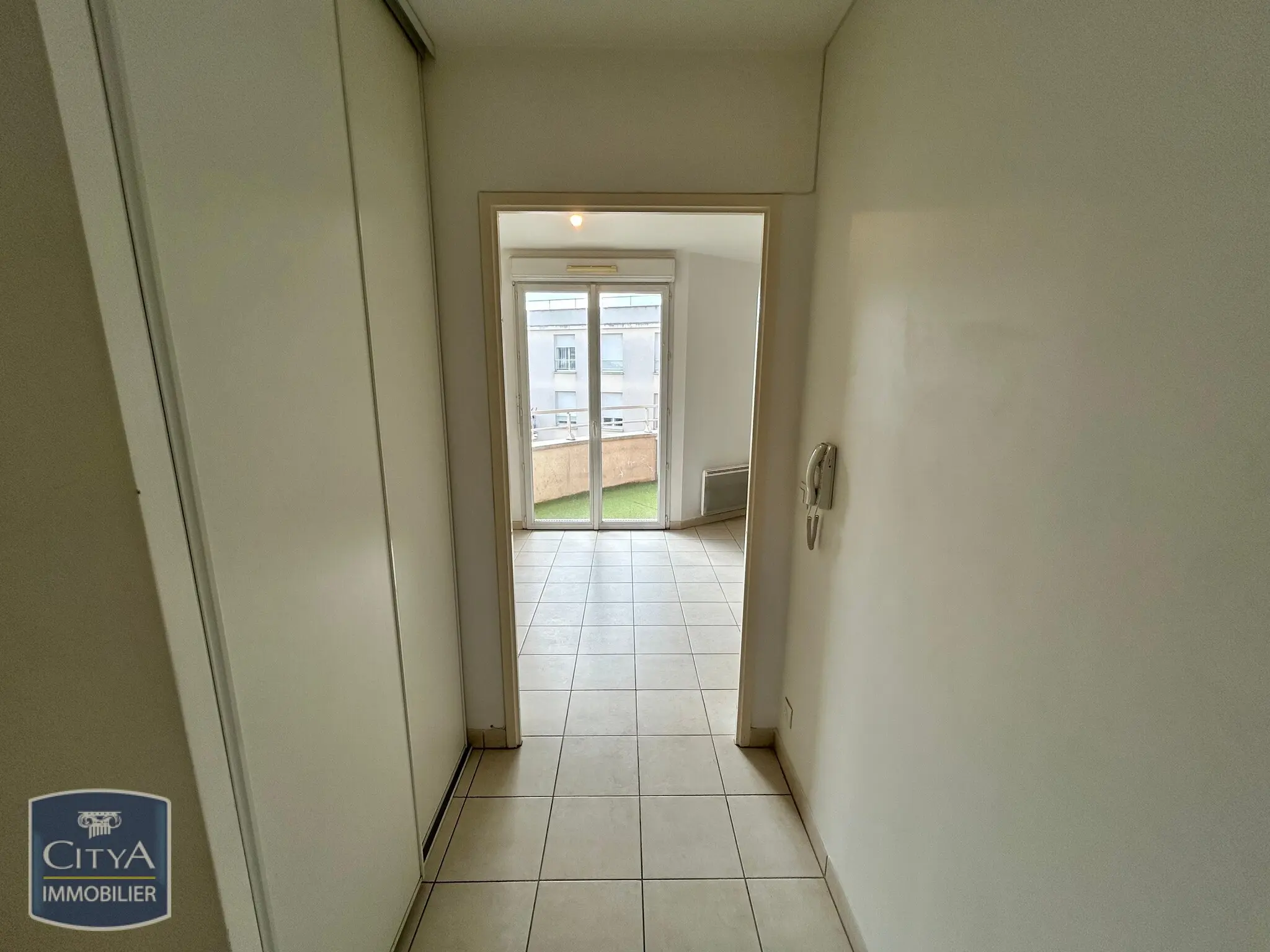 Corbeil-Essonnes (91100) Appartement 2 pièces 43.9m² photo 8