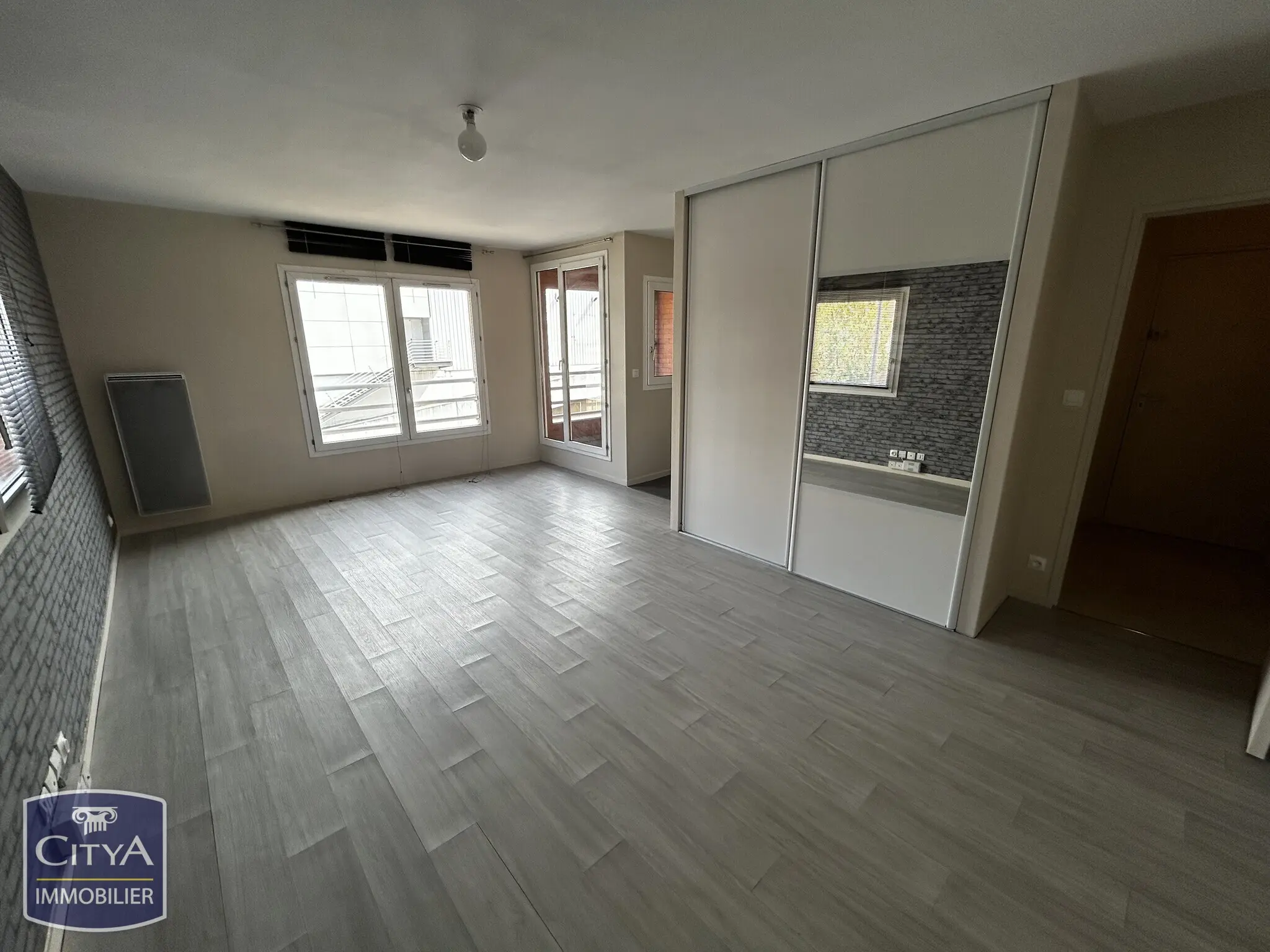 Photo 2 Appartement 1 pièce 30.6m²
