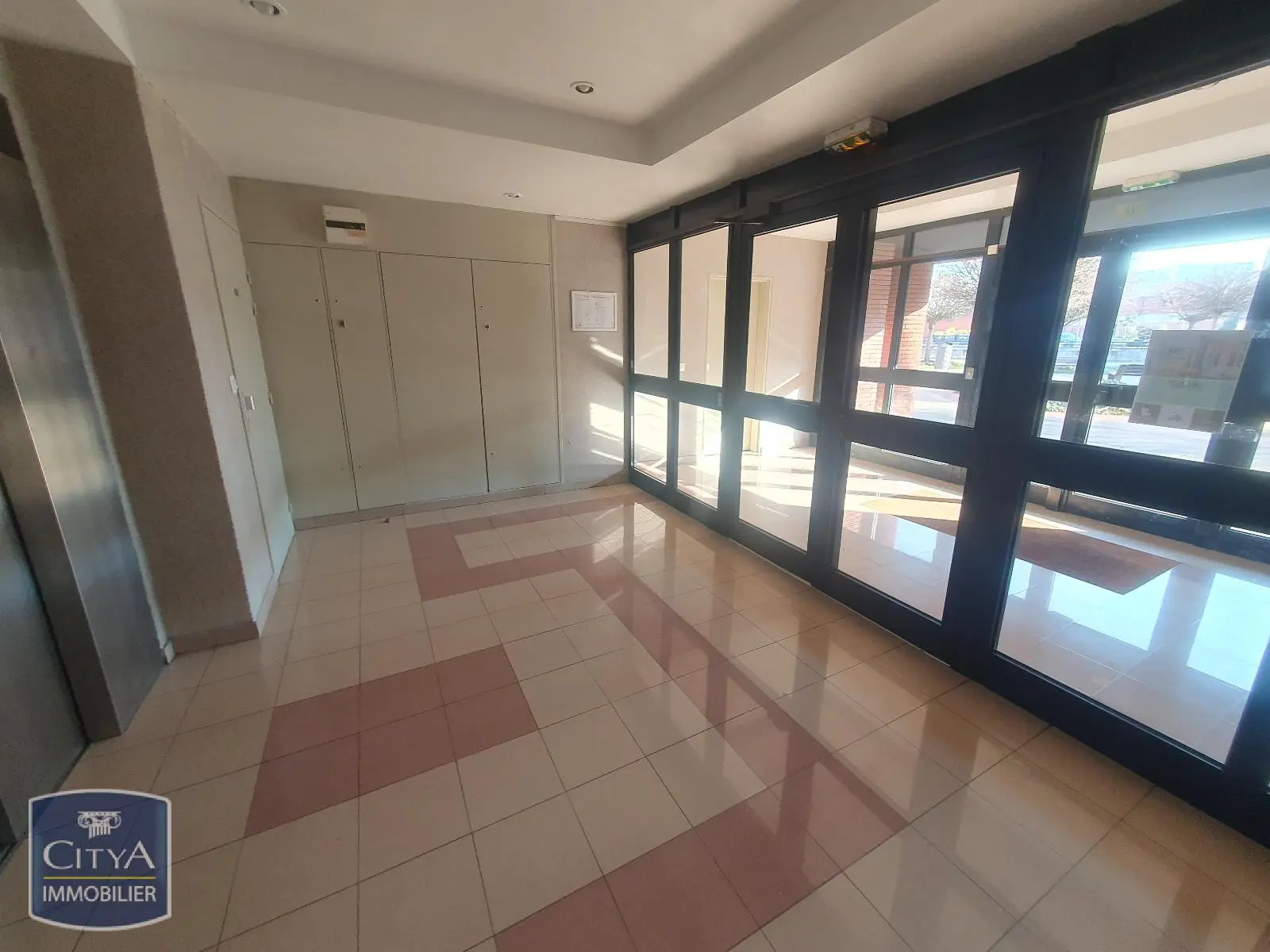 Photo 15 Appartement 1 pièce 31.8m²