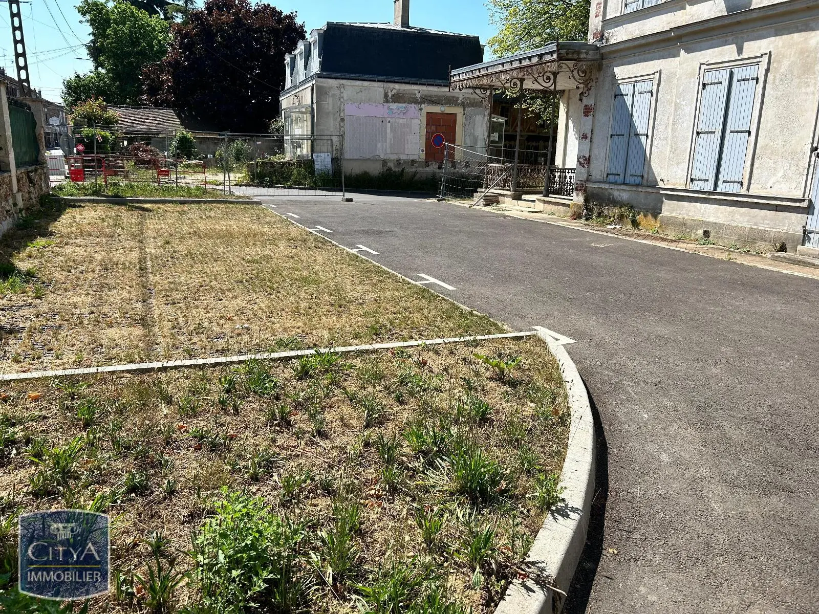Photo 3 Local Professionnel 250m²
