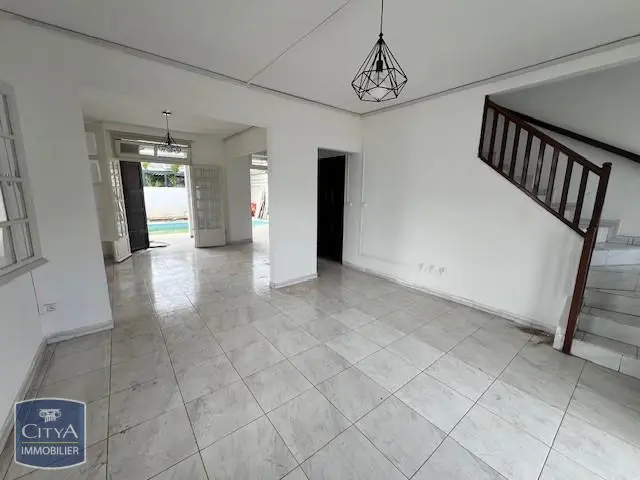 Photo 1 Maison 4 pièces 90m²