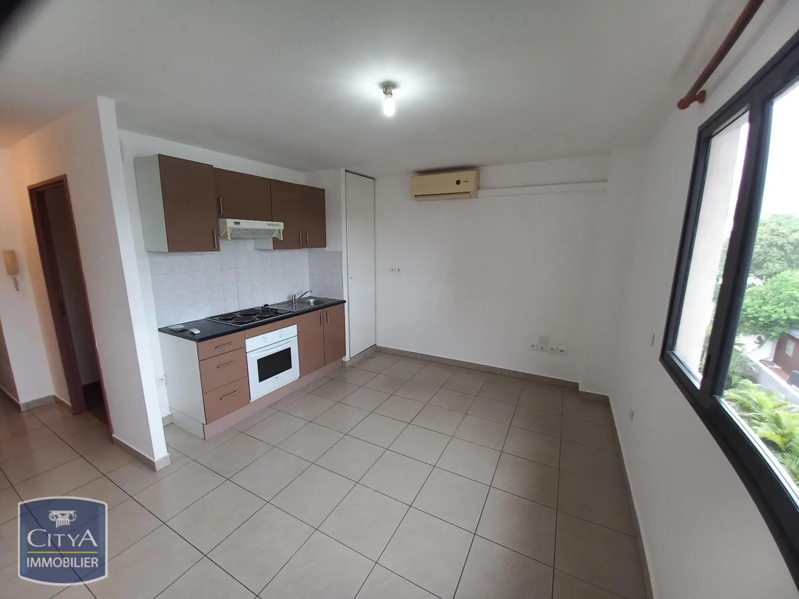 Photo 2 Appartement 1 pièce 23.11m²