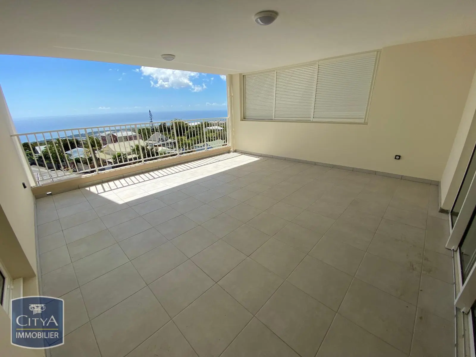 Photo 1 Appartement 4 pièces 114.37m²