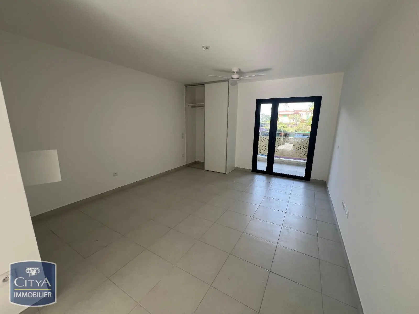Photo 2 Appartement 1 pièce 30.79m²