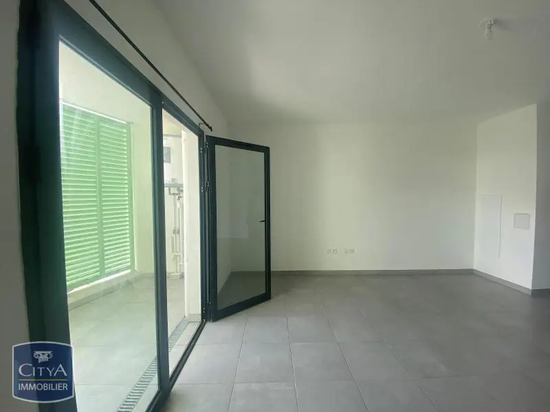 Photo 2 Appartement 1 pièce 32.3m²