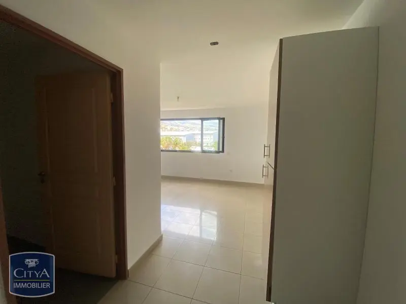 Photo 2 Appartement 1 pièce 28.3m²