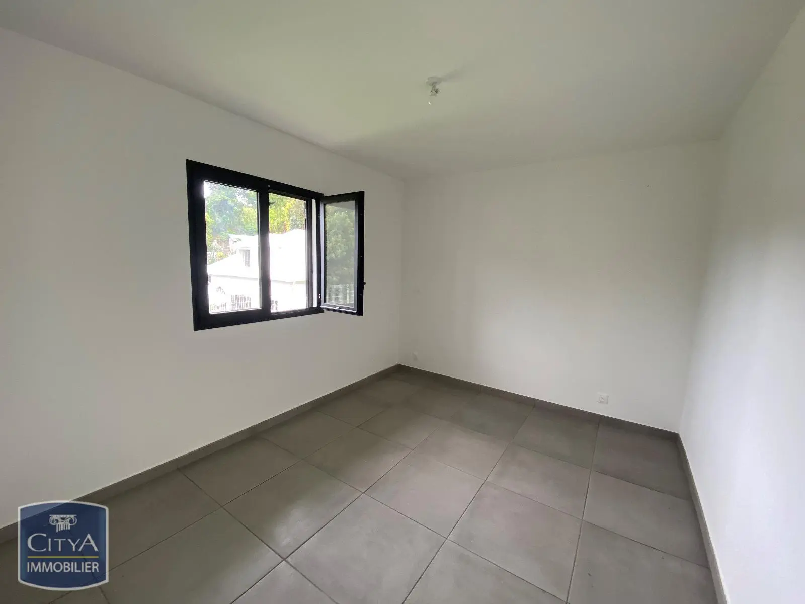 Photo 3 Appartement 3 pièces 75.98m²
