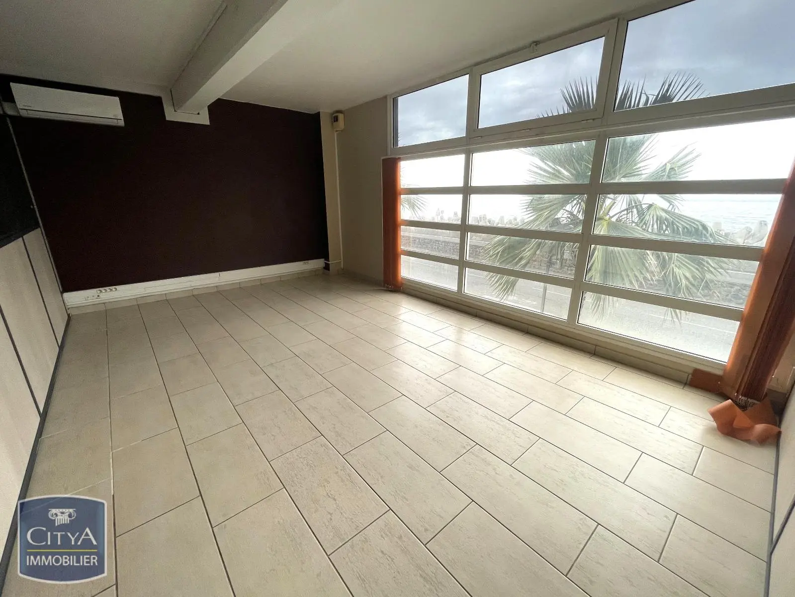 Photo 4 Local Professionnel 140m²