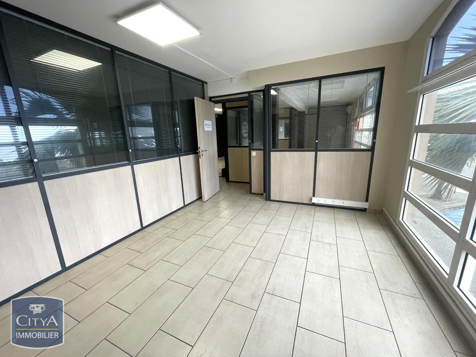 Photo 7 Local Professionnel 140m²