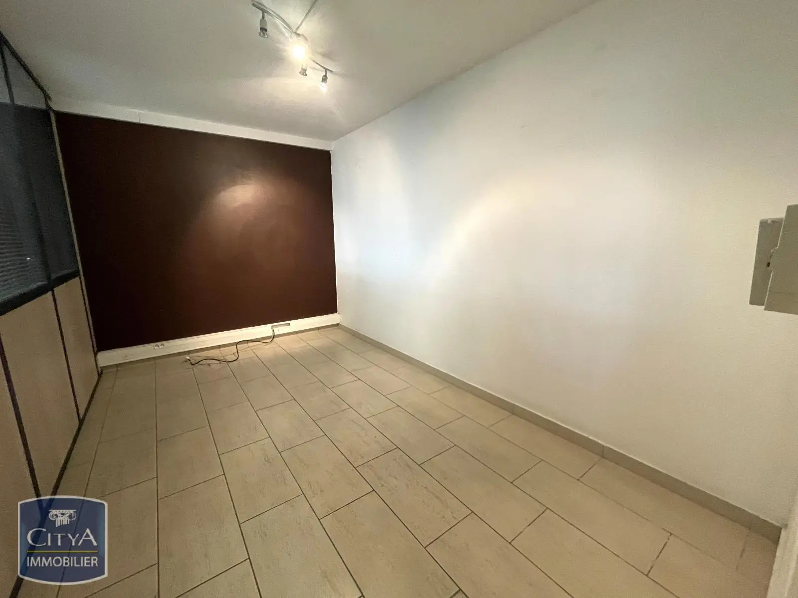 Photo 10 Local Professionnel 140m²