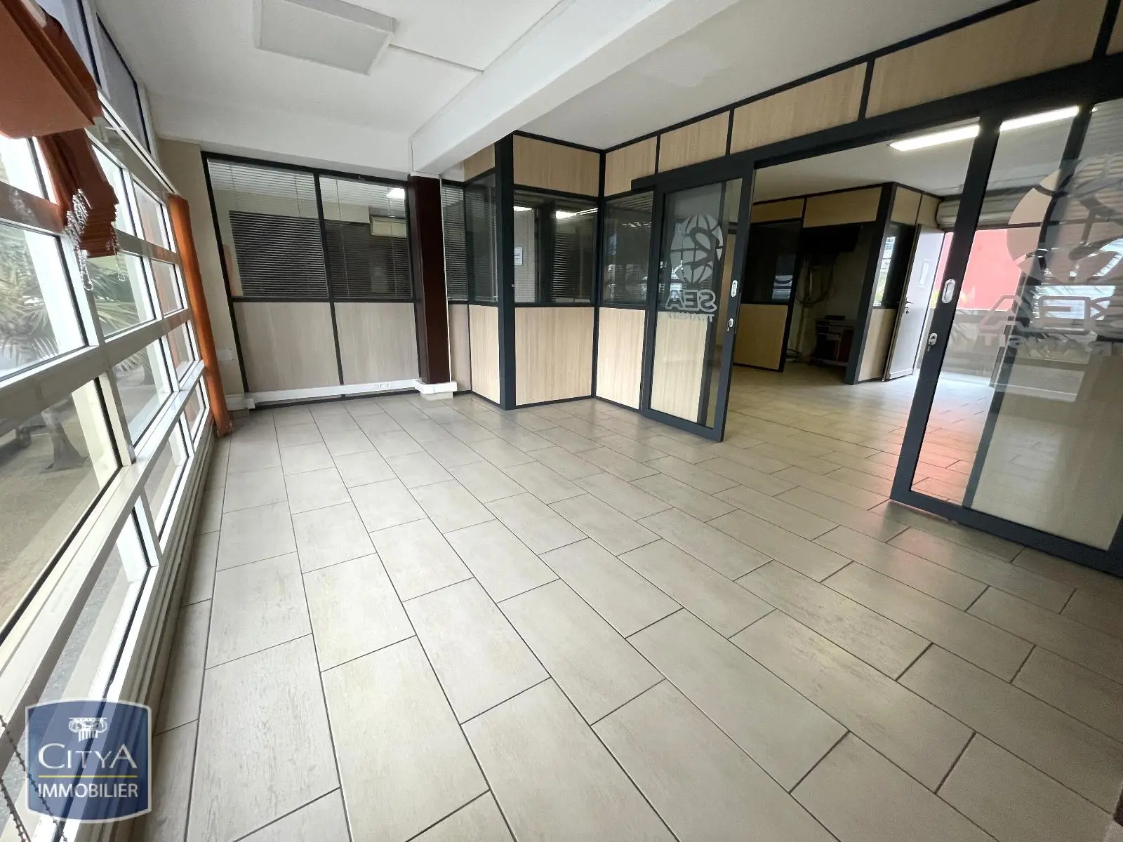 Photo 5 Local Professionnel 140m²