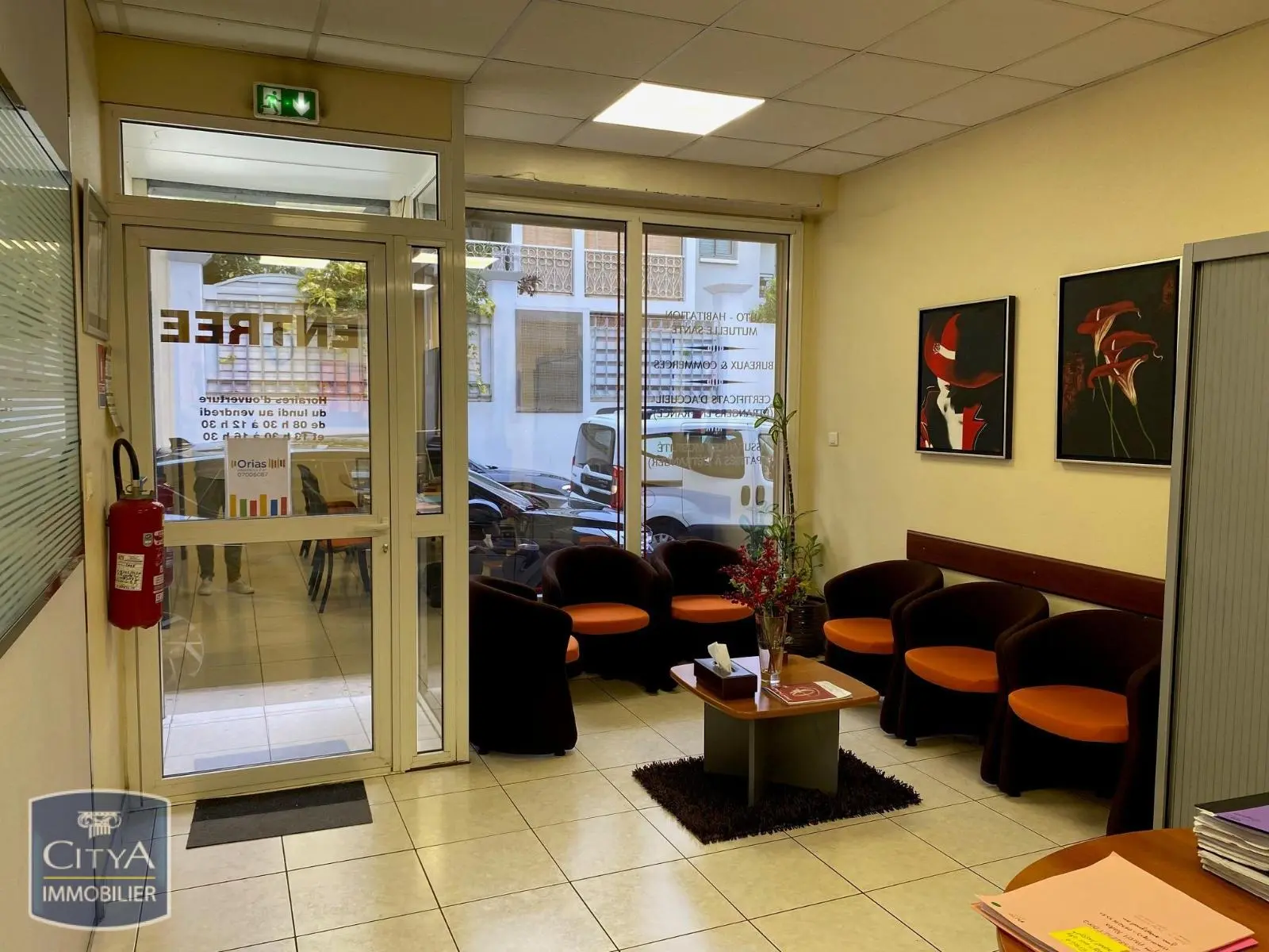 Photo 1 local commercial Saint-Denis