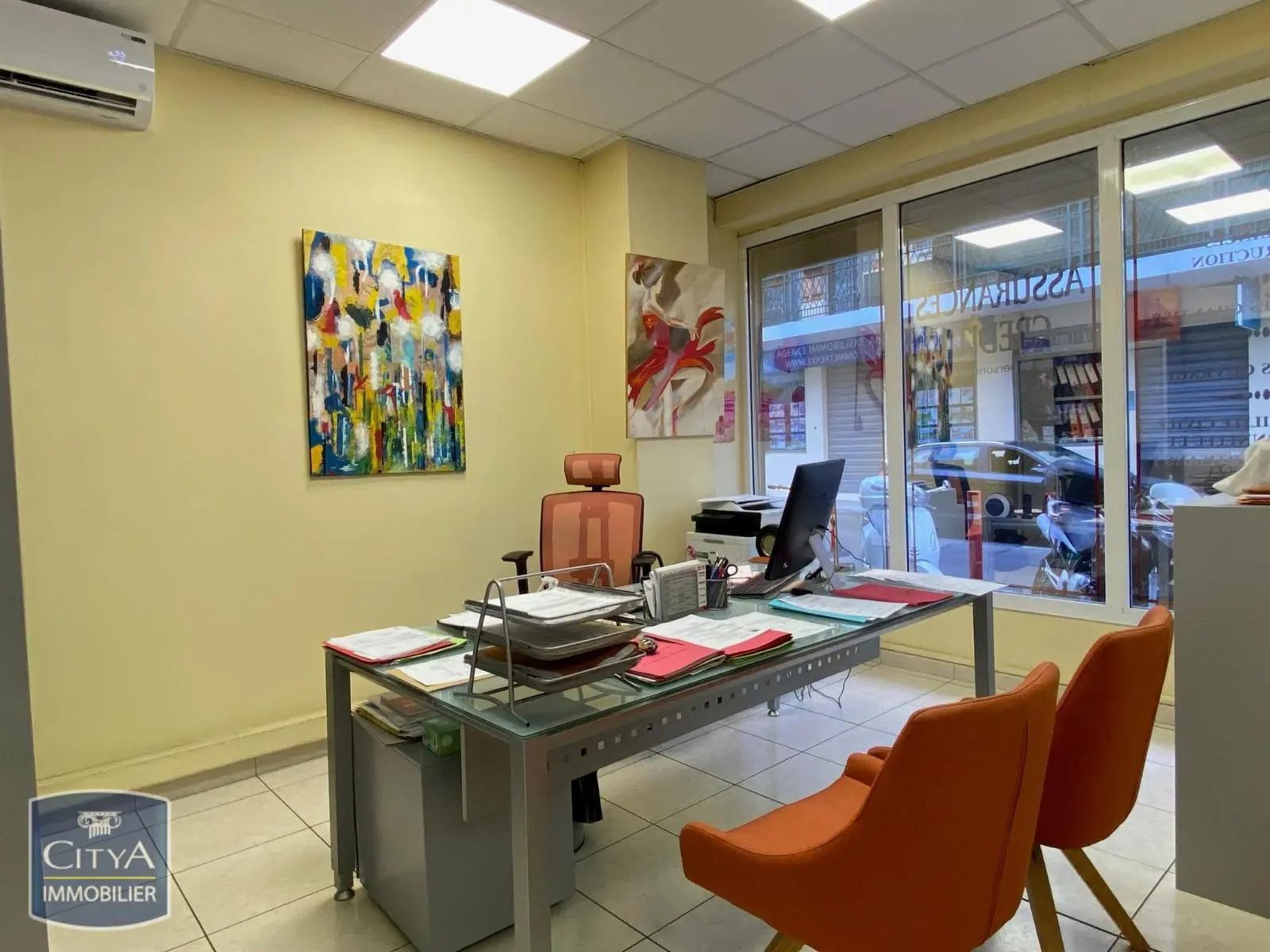 Photo 2 local commercial Saint-Denis