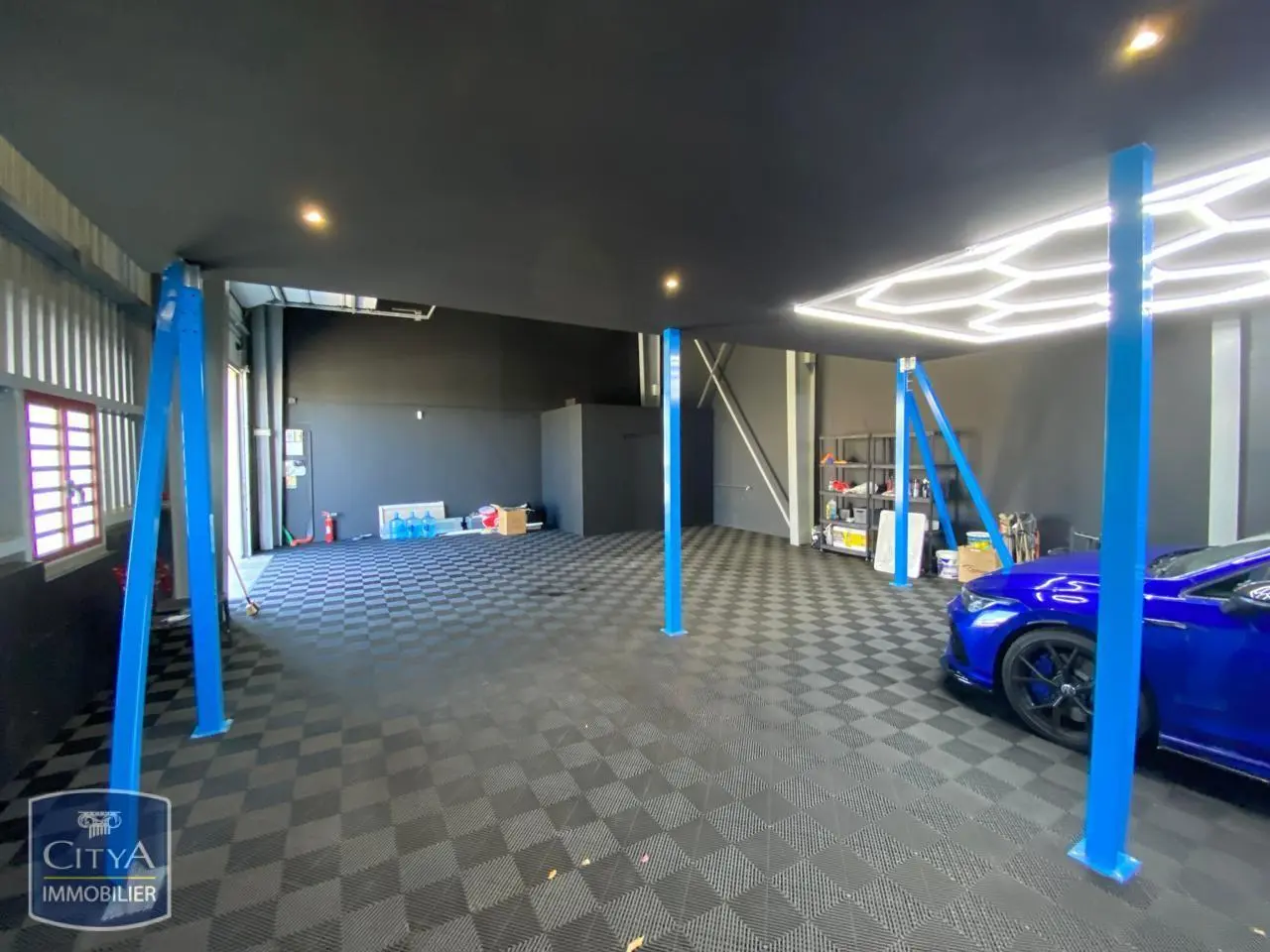 Photo 1 local commercial Saint-Paul