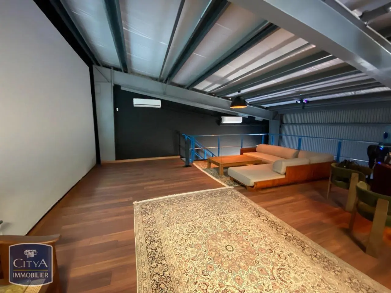 Photo 2 local commercial Saint-Paul