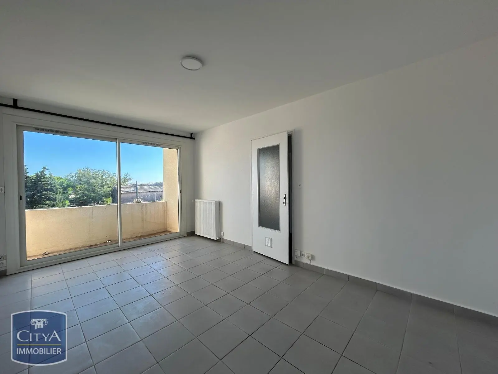 Photo 1 Appartement 1 pièce 27.98m²