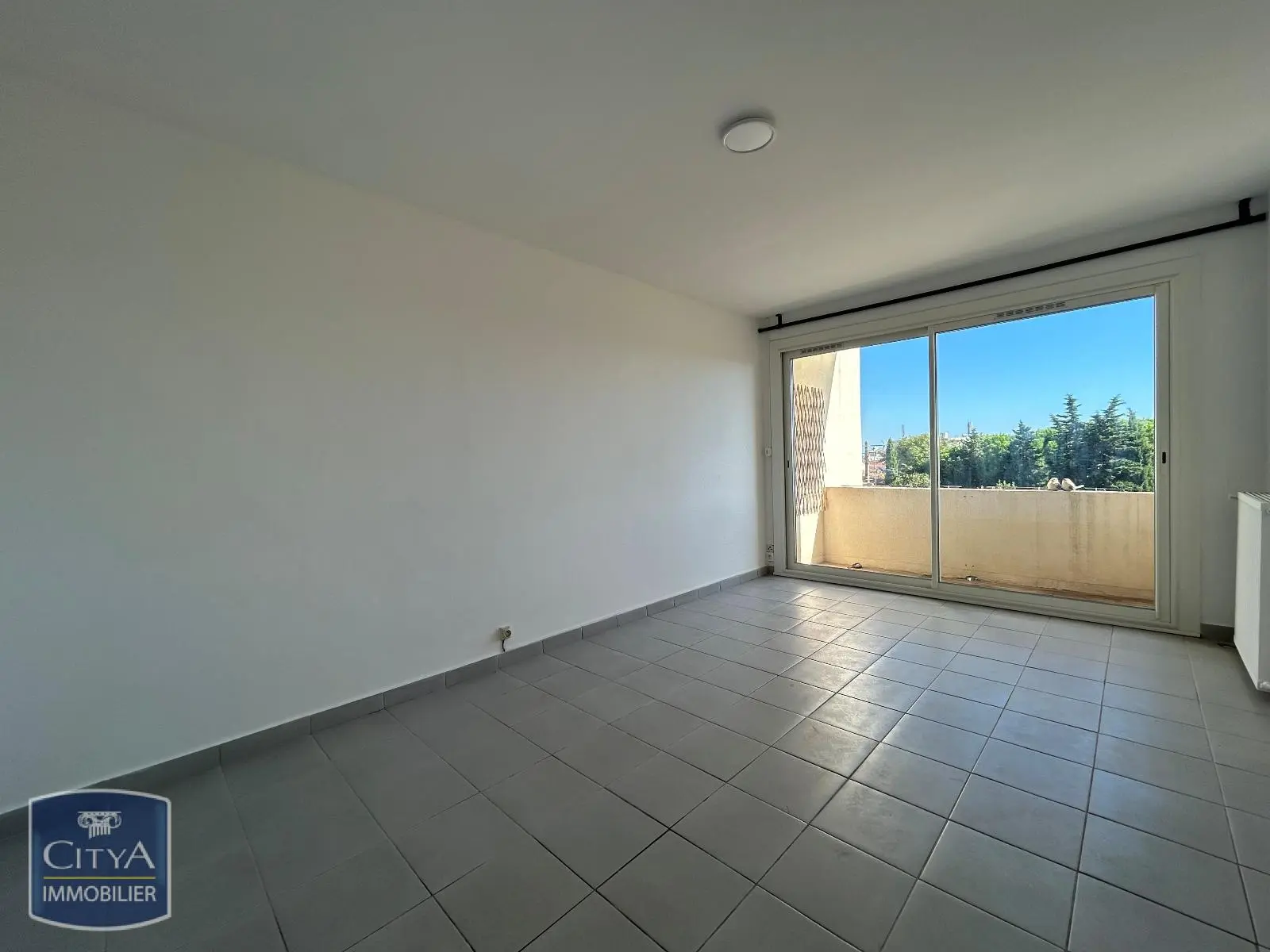Photo 2 Appartement 1 pièce 27.98m²