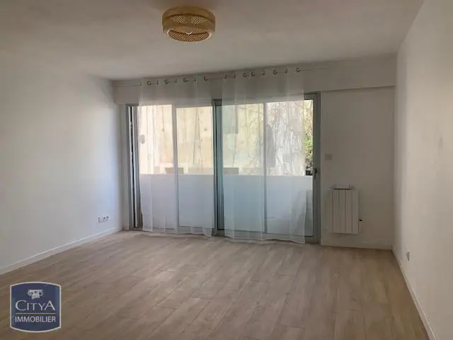 Photo 2 Appartement 1 pièce 30.49m²