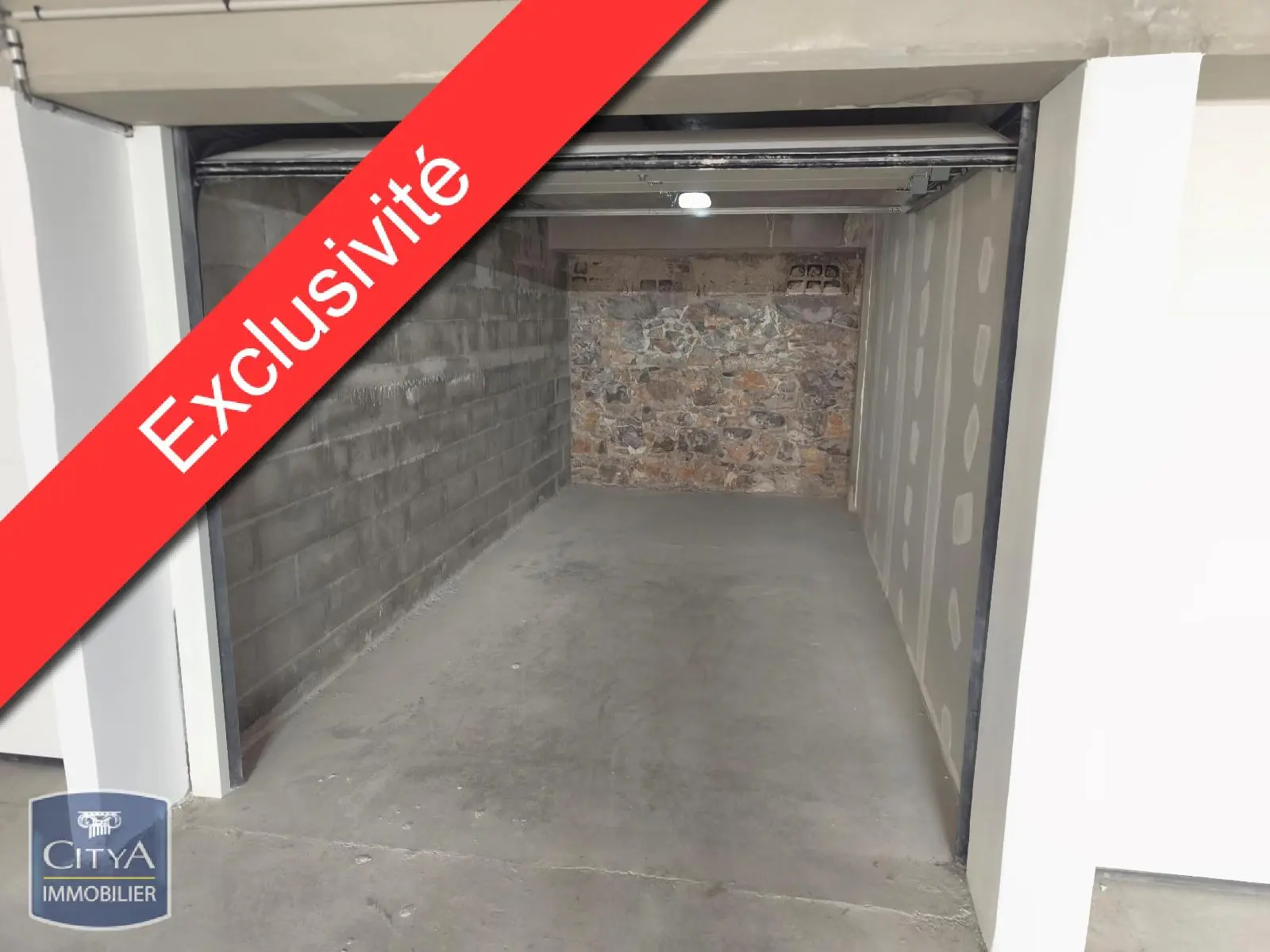 Photo 1 Parking 13m²