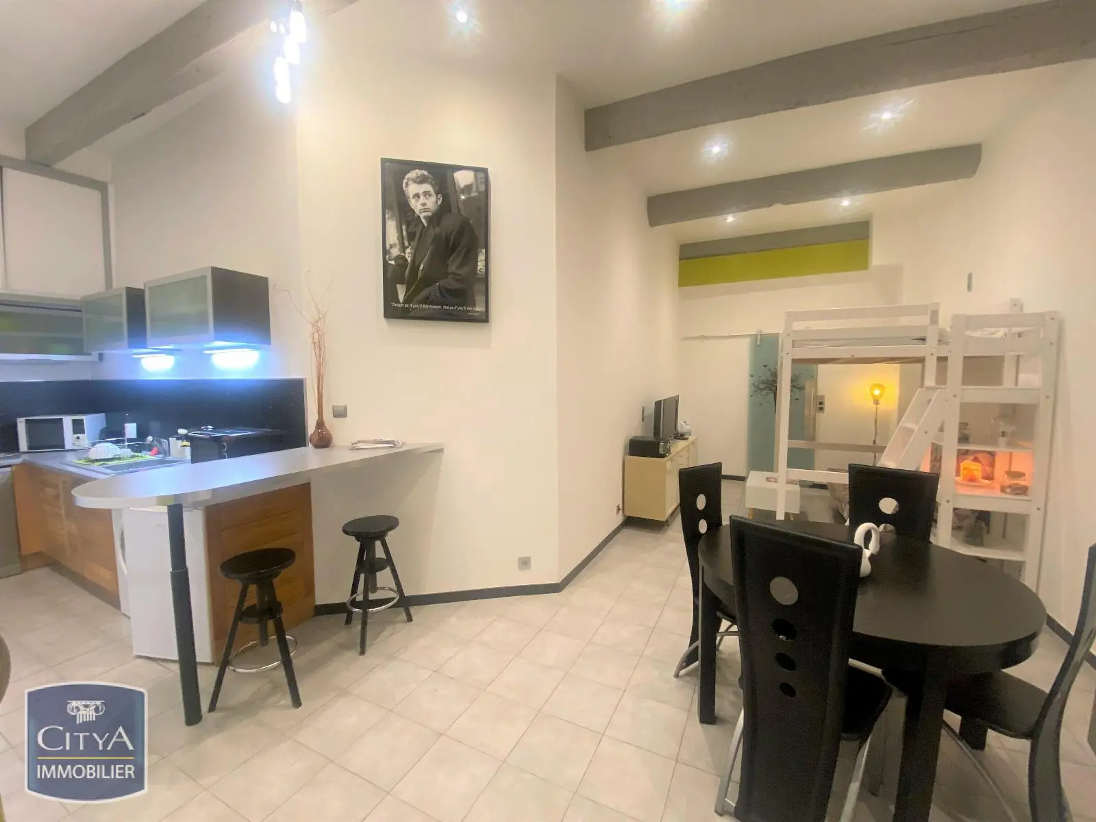 Photo 1 Appartement 1 pièce 33.27m²